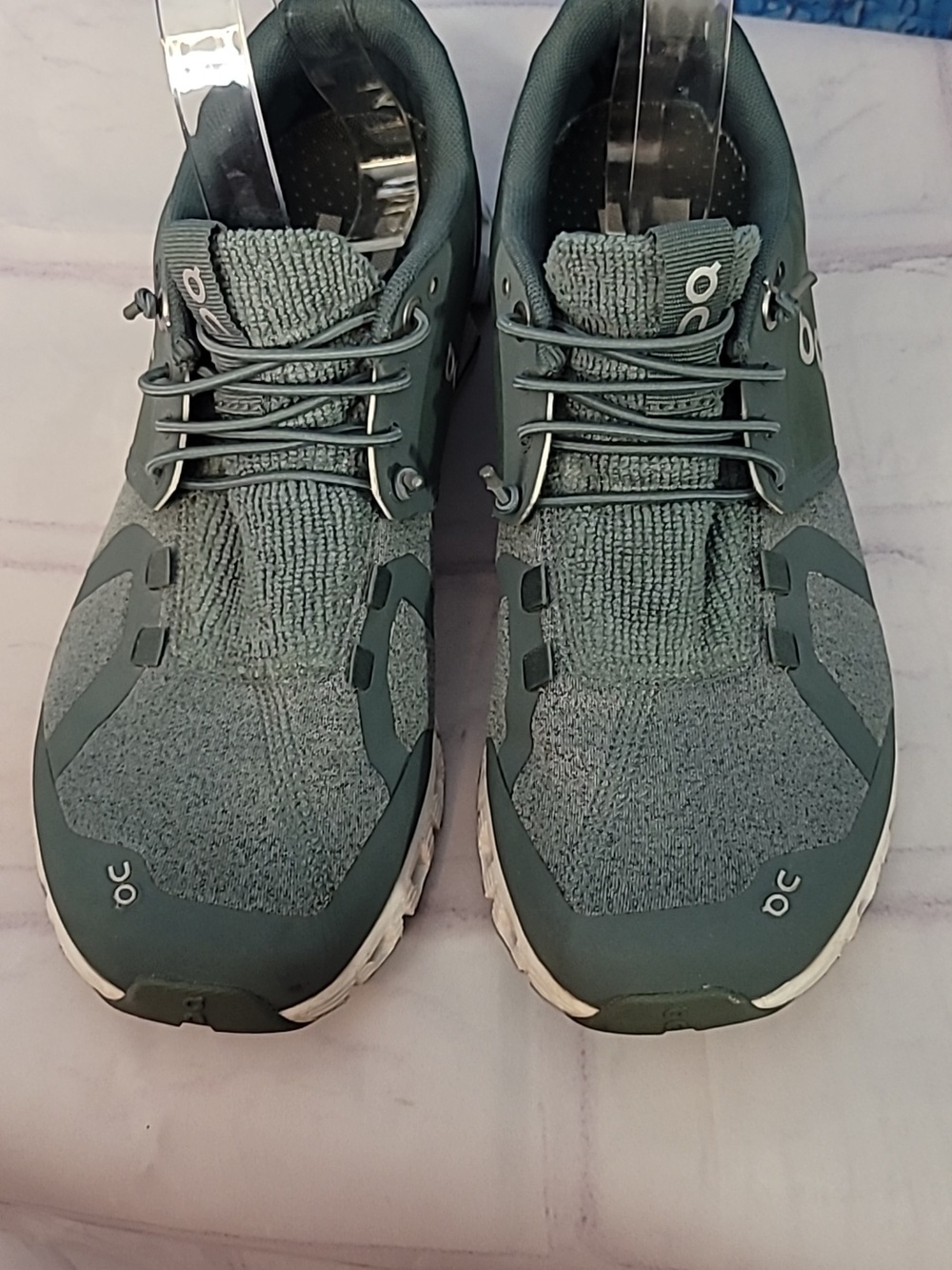 On Running Athletic Shoes - Picture 6 of 9